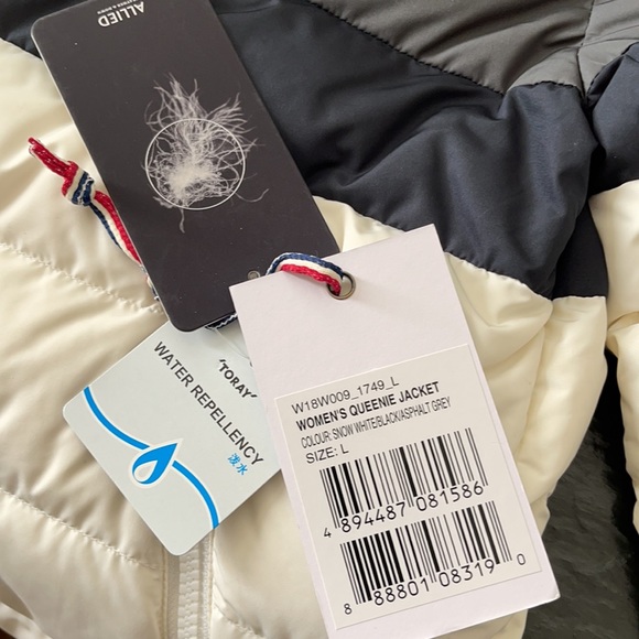 Perfect Moment Queenie Color Block Down - Picture 11 of 12